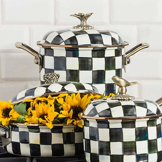 Courtly Check Enamel 7 Qt. Stockpot