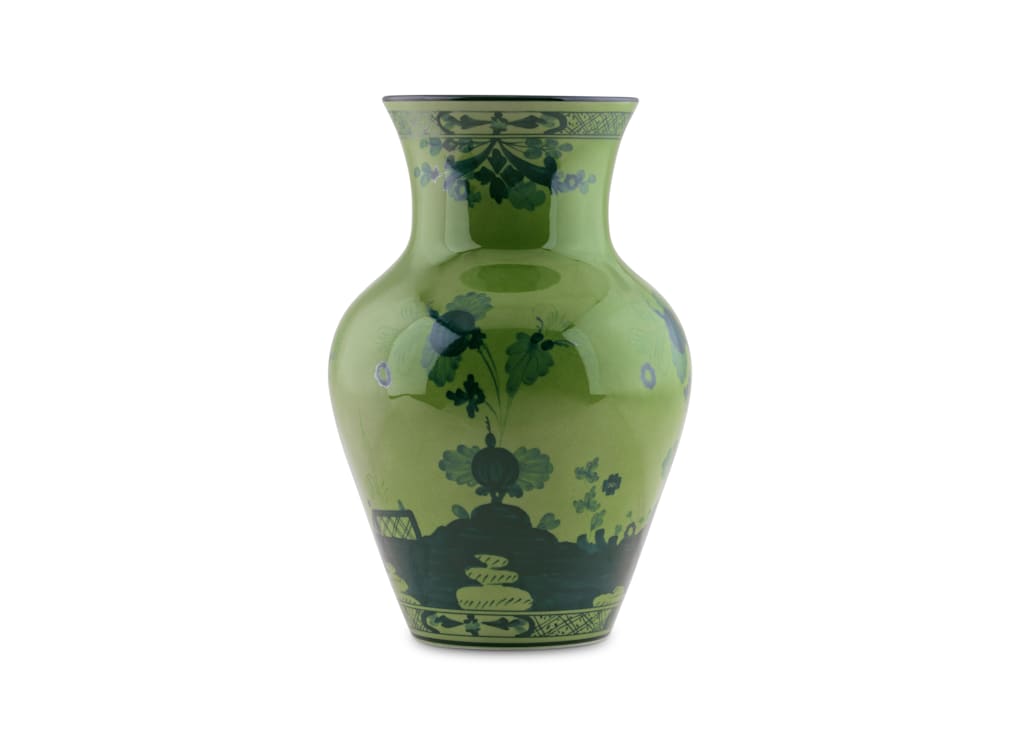 Oriente Italiano Ming Vase