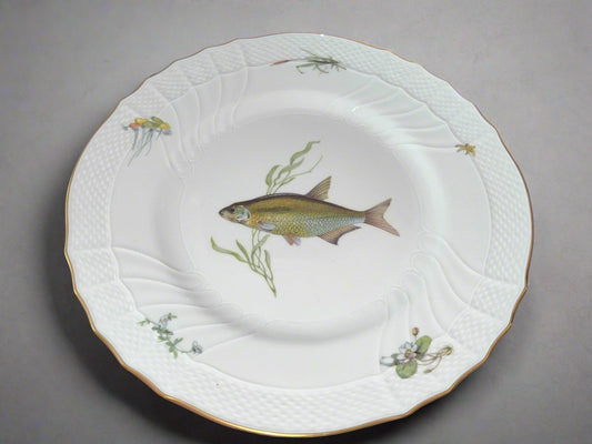 Quenelle Roach Dinner Plate