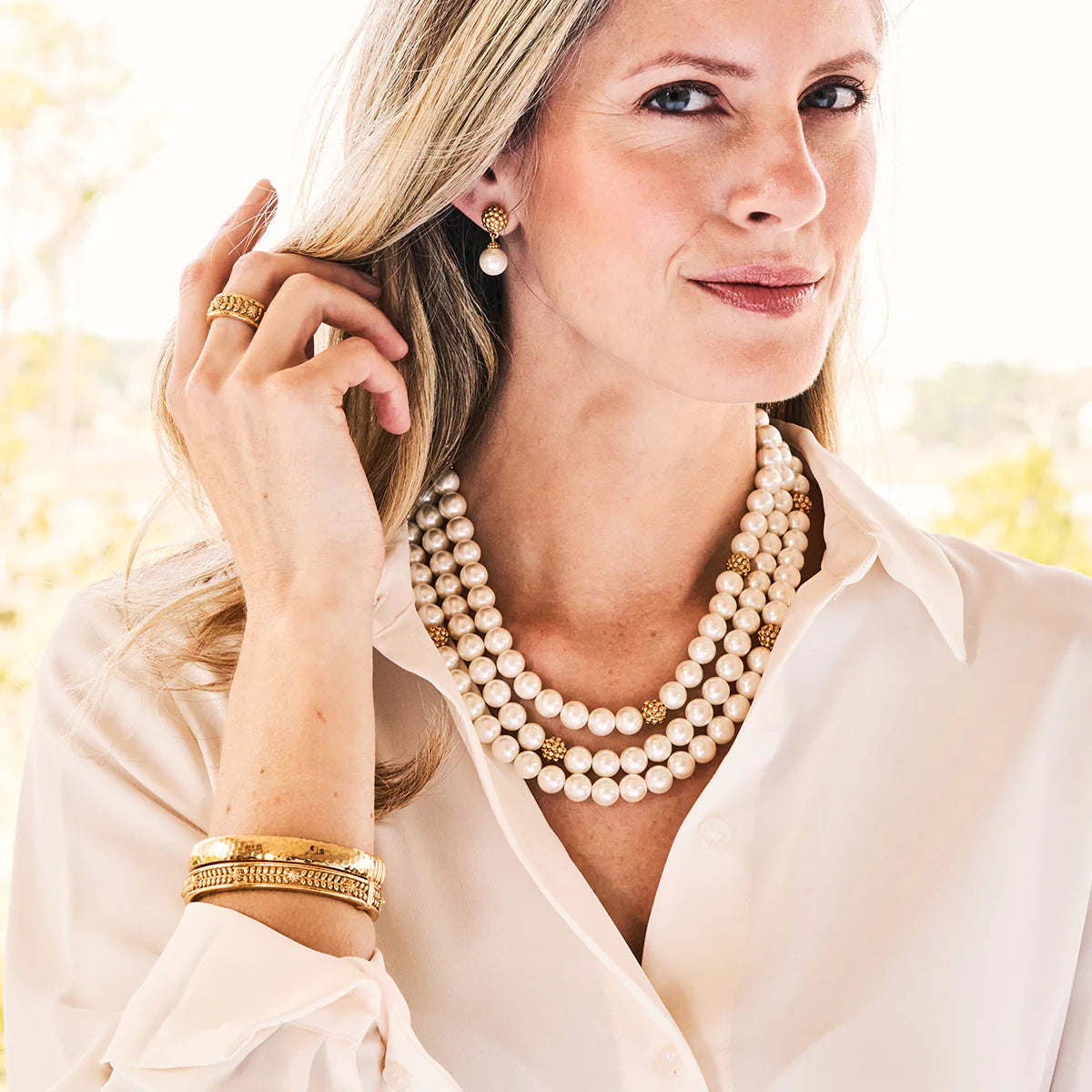 Berry Vine Hinged Bangle - Gold